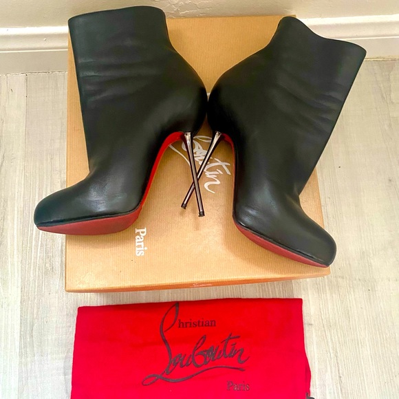 Christian Louboutin Shoes - CHRISTIAN LOUBOUTIN Big Lips
Booty 120 Nappa Leather